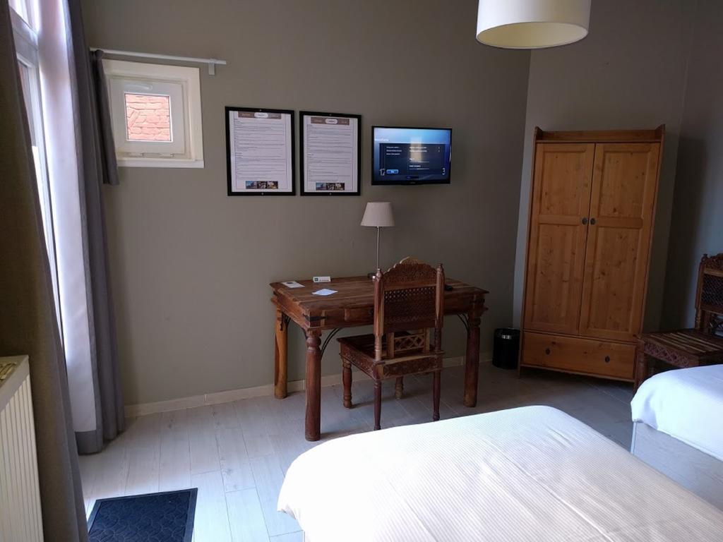 Comfort Tweepersoonskamer met 2 Aparte Bedden en Uitzicht op de Binnenplaats