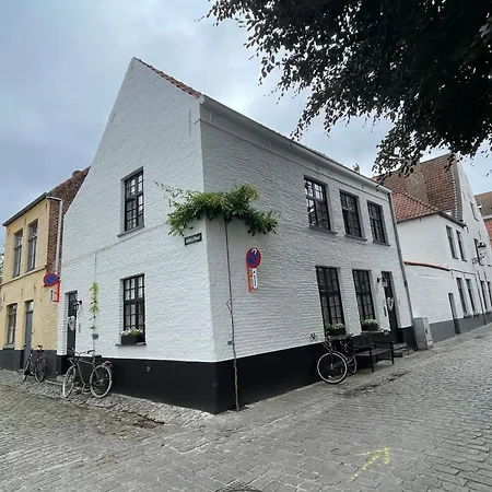 Comfort Equipped Guestsuite Lady Anna Bruges-3